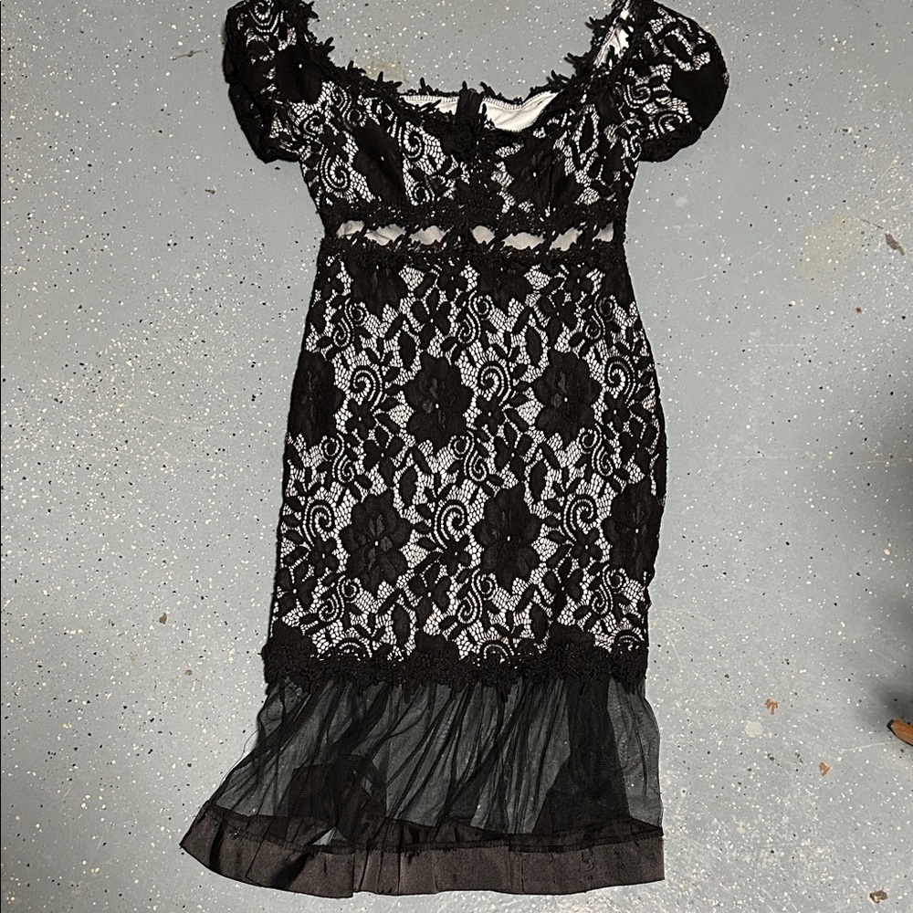 Elegant Black Lace Dress